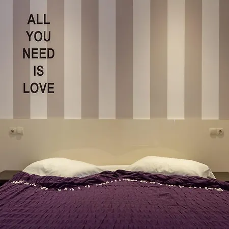 Aspalathos Couette-café 3*