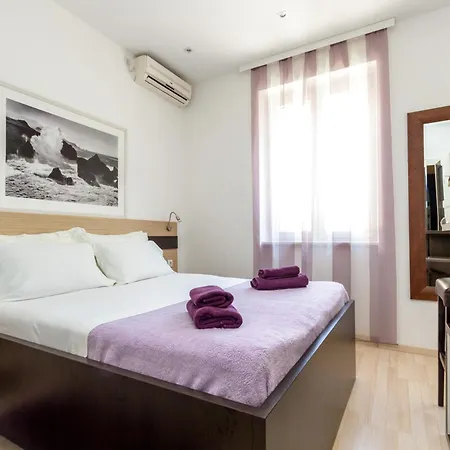 Aspalathos Bed & Breakfast 3*