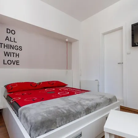 Aspalathos Bed and Breakfast